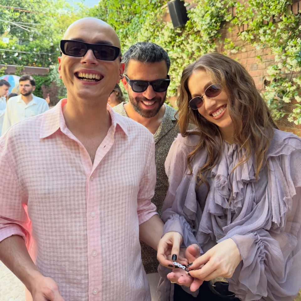 Duygu Özaslan × Vogue Eyewear (Instagram paylaşımı)